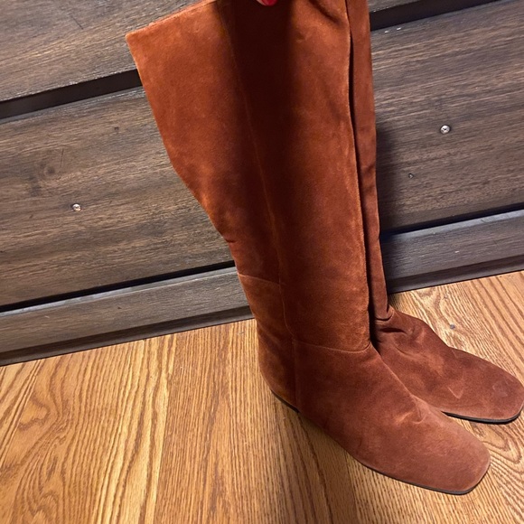 Suede cognac tall boot new without box - Picture 3 of 3